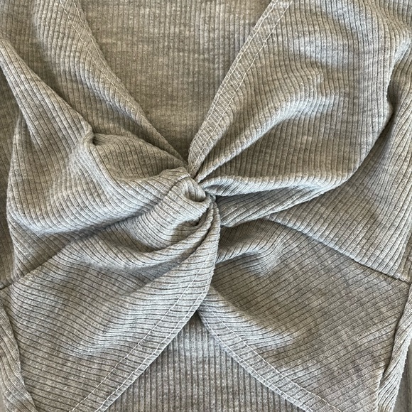 Grey Rib Knot Front Short Sleeve Crop Top US0 NEW - Picture 6 of 7